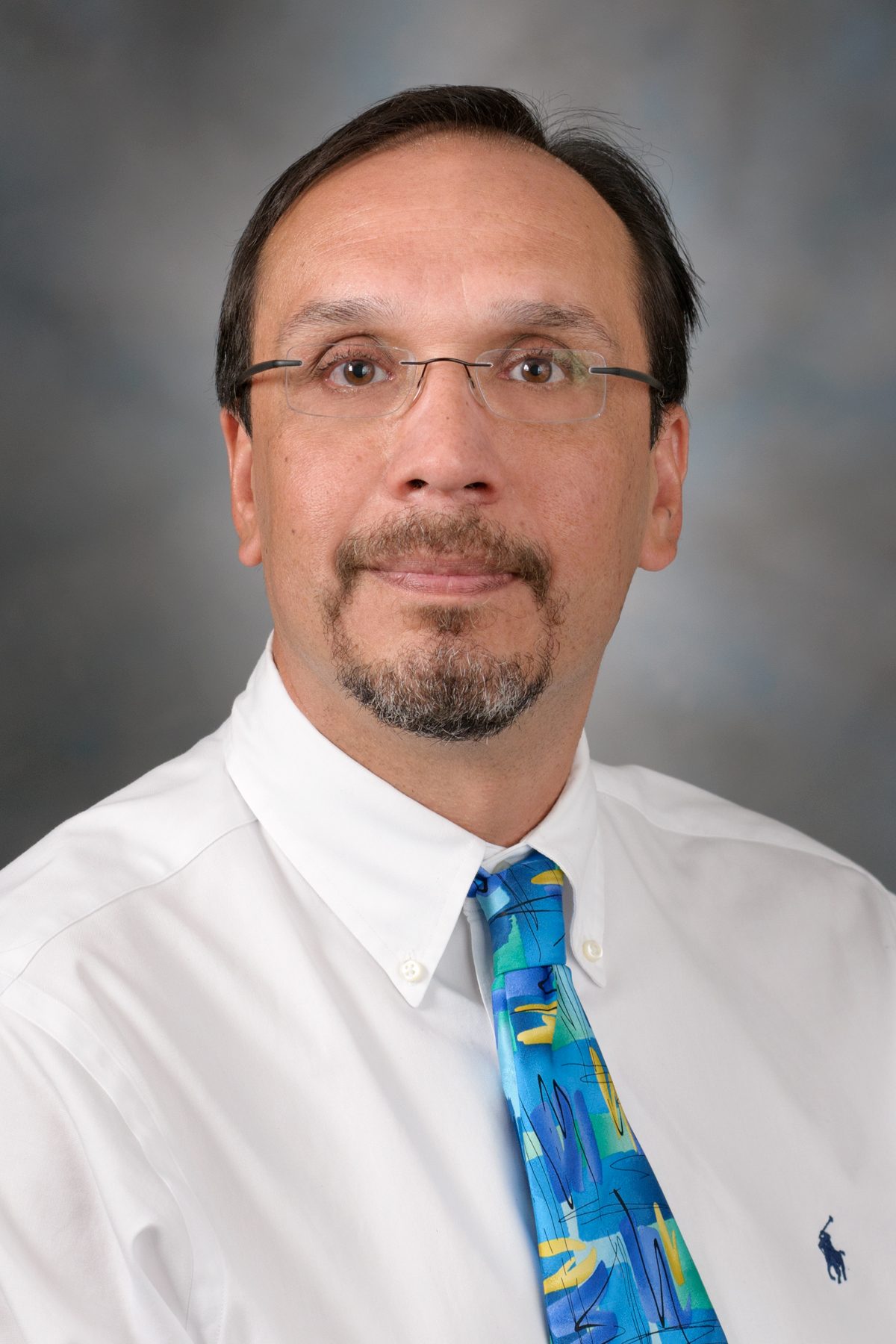Joseph R. Ruiz的形象