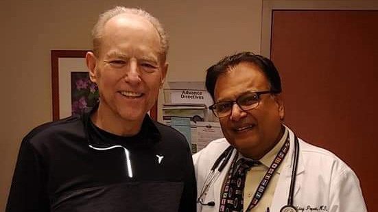 Myelofibrosis幸存者Bill Crutcher用干细胞移植专家Uday Popat，M.D。