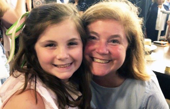 大b细胞非霍奇金淋巴瘤幸存者艾米·李和她的女儿埃文斯
