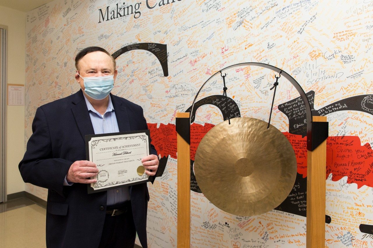 霍华德·迪拉德，医学博士，在MD安德森质子治疗中心结束了他的前列腺癌治疗