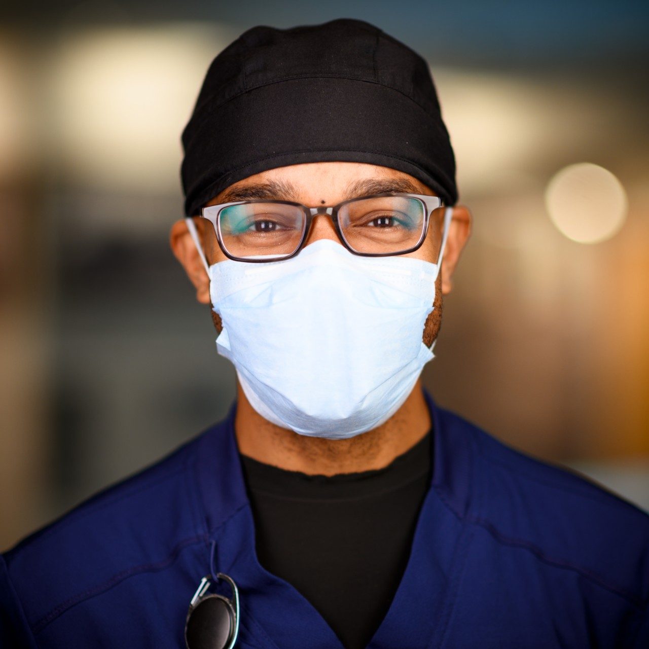 MD安德森员工戴着面罩