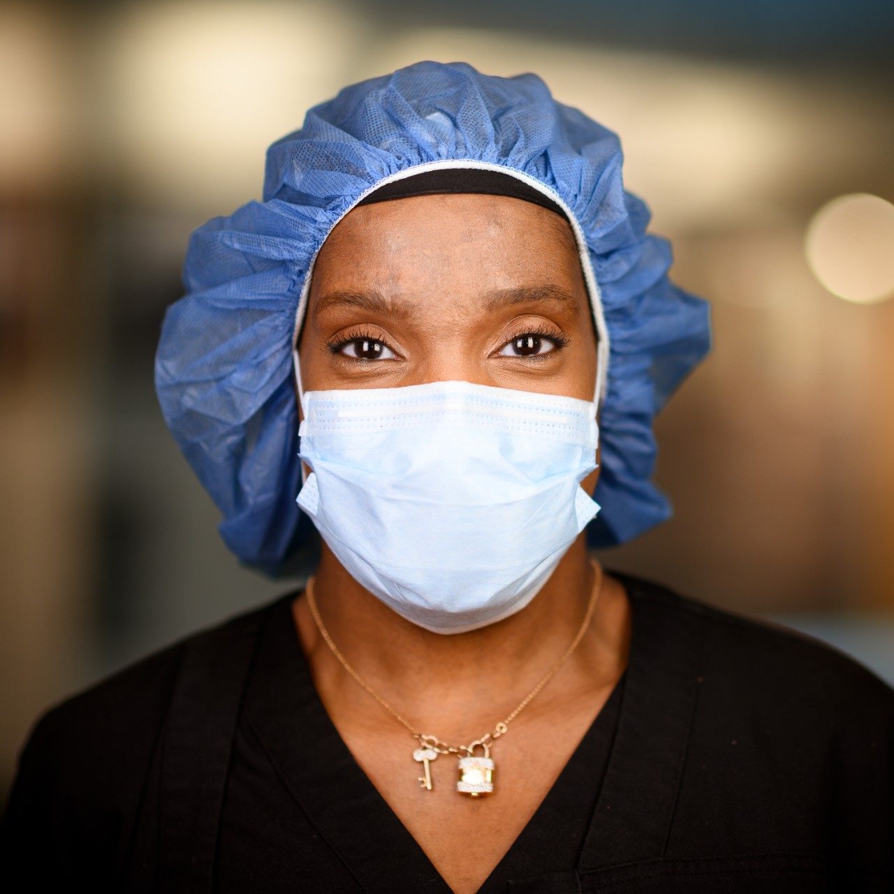 MD安德森员工戴着面罩