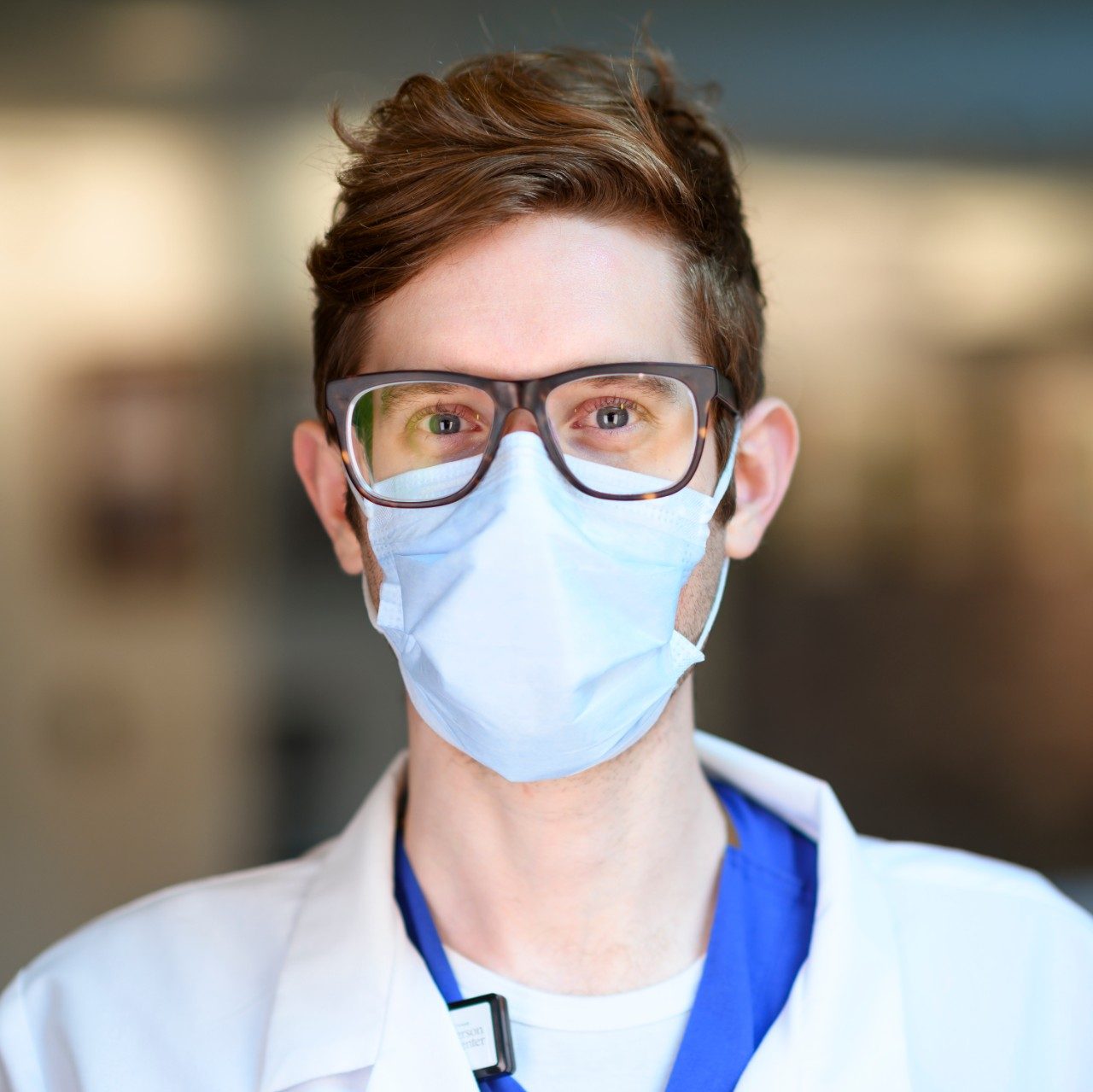 MD安德森员工戴着面罩