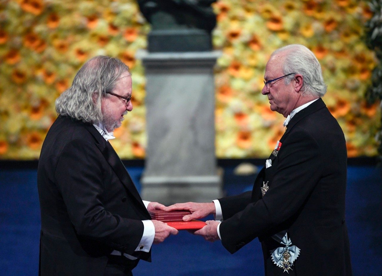 吉姆·艾利森博士，接受了诺贝尔奖