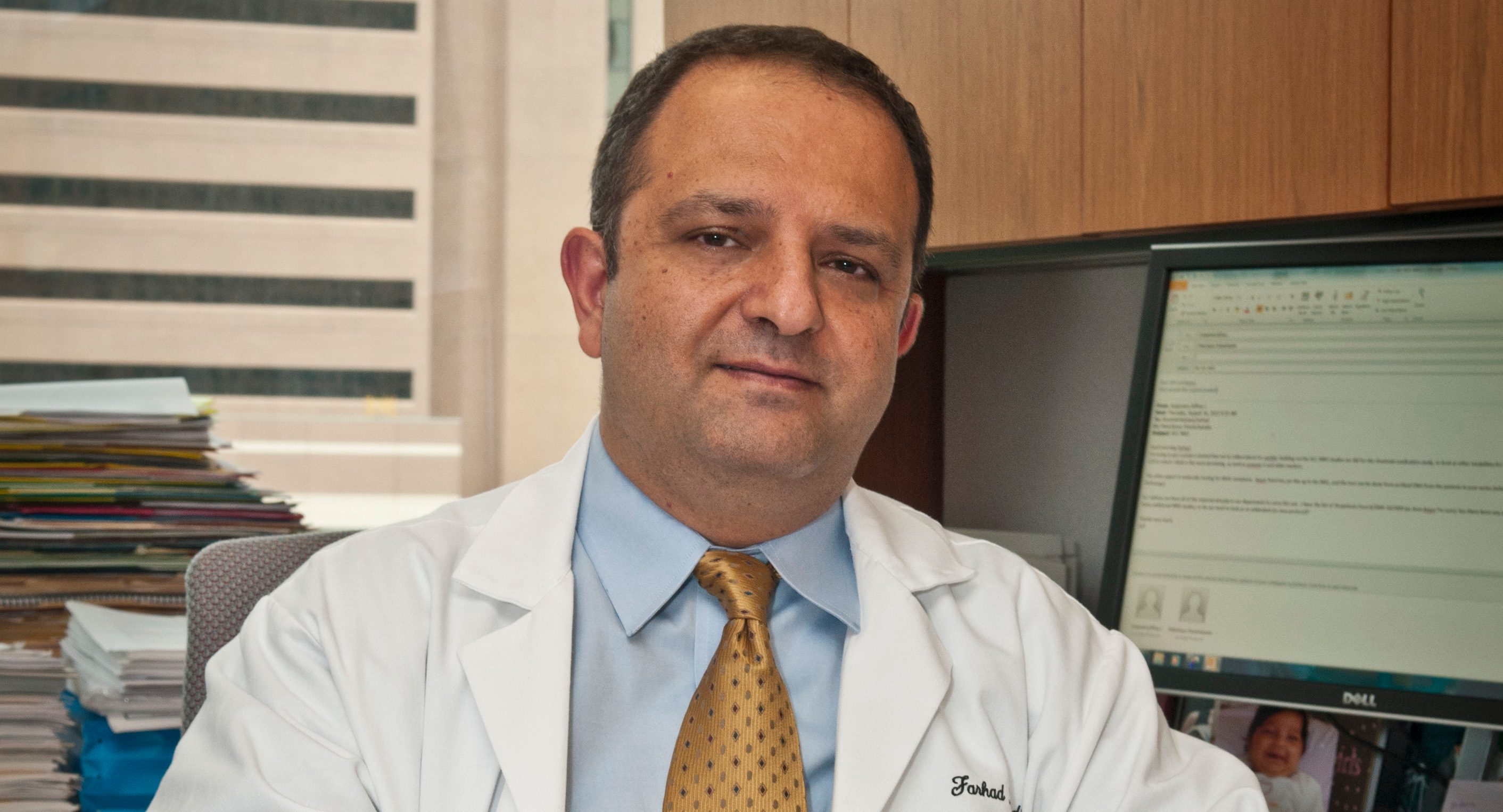 Farhad Ravandi，M.D。，LED，LED，将免疫检查点抑制剂Nivolumab与急性髓细胞白血病的化疗组合配对的临床试验。