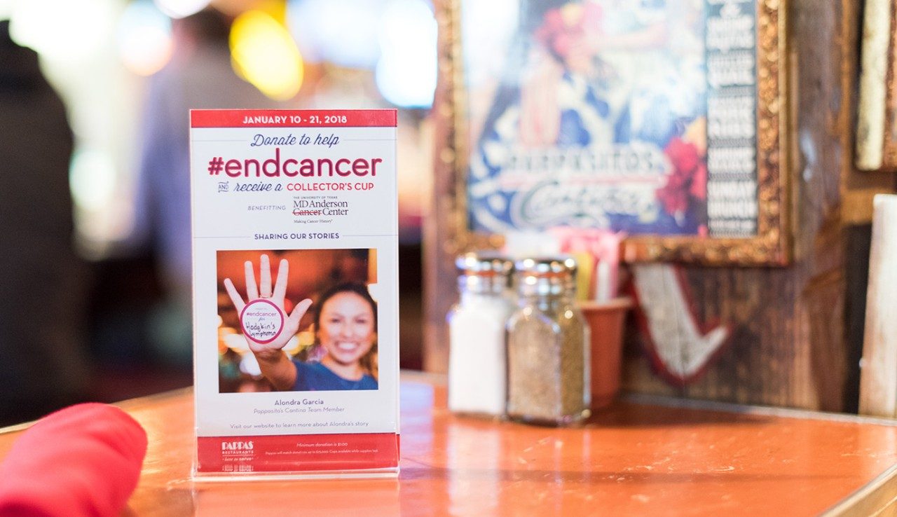 今年一月，德克萨斯州的帕帕斯餐馆举行了为期两周的“结束癌症”活动，为MD安德森的癌症研究筹集资金。乐动体育LDsports中国自2015年以来，帕帕斯已经通过顾客捐款和餐厅的配对基金为MD Anderson筹集了超过48万美元。今年的活动筹集了15.5万美元，用于支持登月计划™，Pappas与所有捐款匹配，最高可达7.5万美元。