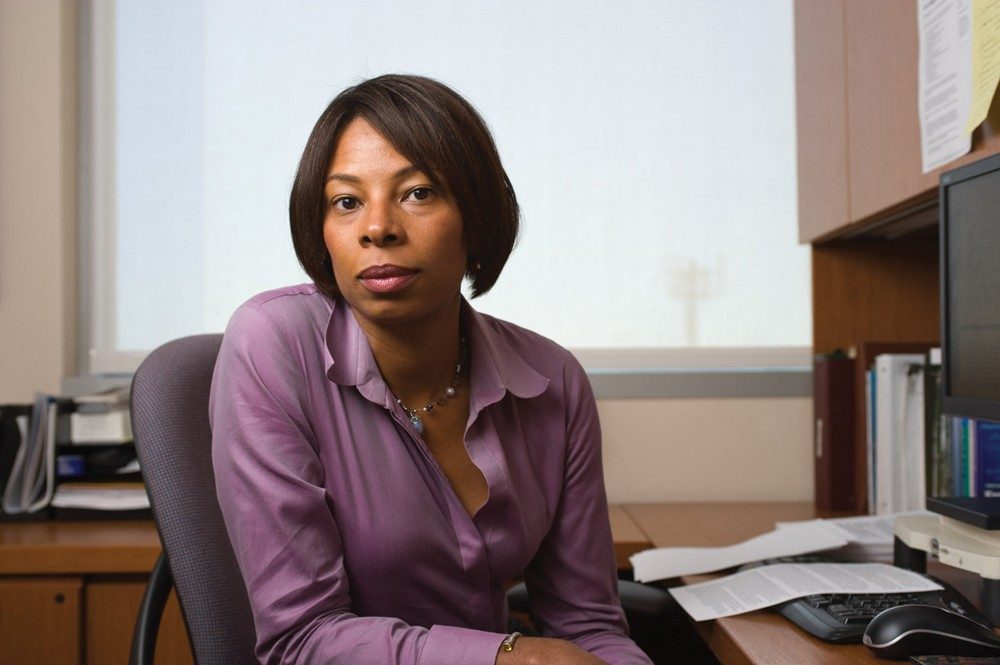 Abenaa斯特，医学博士