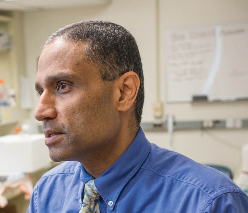 Anil Sood，M.D.，是妇科肿瘤学教授，卵巢癌月亮的联合主任
