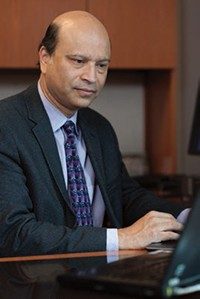 Debu Tripathy,医学博士