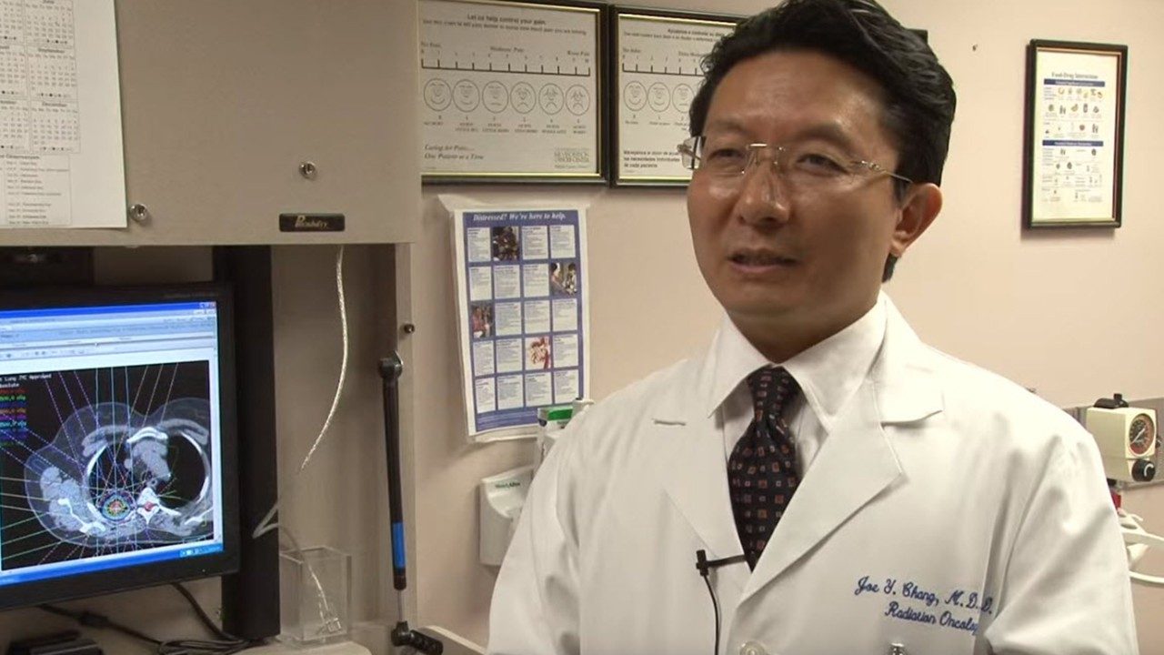 乔Chang医学博士学位。